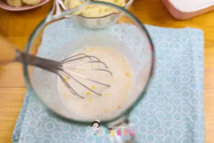 Make Egg oatmeal roasted banana cheese step 1