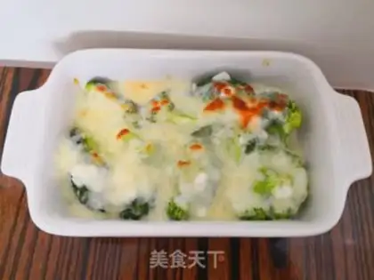 Make White sauce and blue flowers step 6