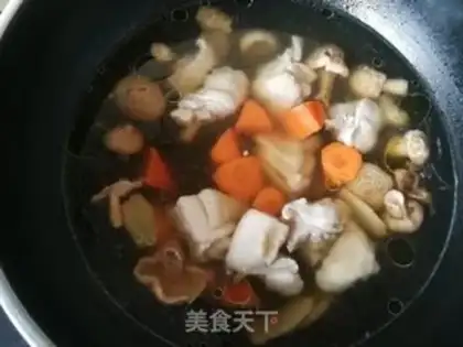 Make Carrot-breed chicken leg soup step 12