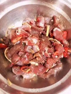 Make Burning lamb onions step 1