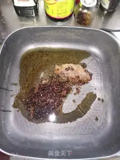 Make The beanfish is full of cabbage step 1