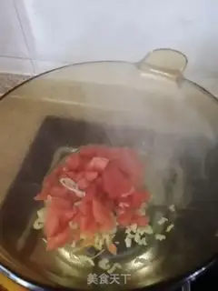 Make Tomato egg noodles step 1