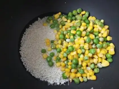 Make Spicy corn pea porridge step 3