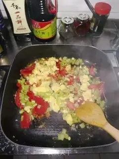 Make Tomato egg sprouts step 5