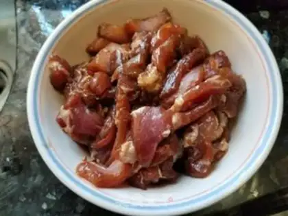 Make Meatloaf and four season beans step 0