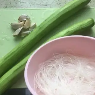 Make Garlic fan silk melon step 0