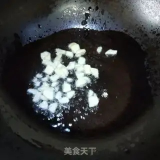 Make Scrambled eggs step 1