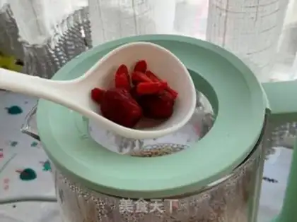 Make Old ginger and black rose tea step 5