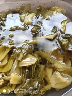 Make Chestbone pickles and bitter melons step 1