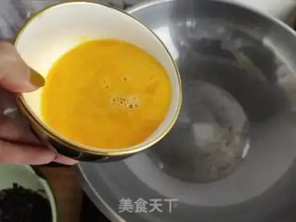 Make Eggs and luminous ears step 4