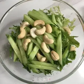 Make The cucumber with cashew nuts step 2