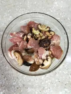 Make The elbow stew of mushroom peanuts step 1
