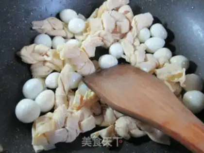 Make A thousand knots of quail eggs step 1