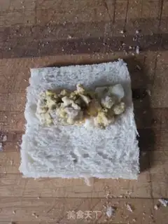 Make Toast bacon roll step 4