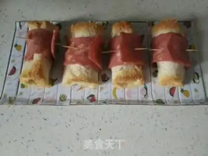 Make Toast bacon roll step 7
