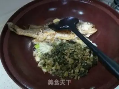 Make Snow pickles and yellow fish step 5
