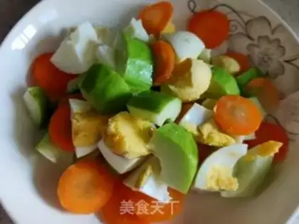 Make Egg and vegetable salad step 4