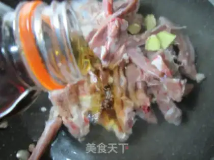 Make The fragrance duck collarbone step 2