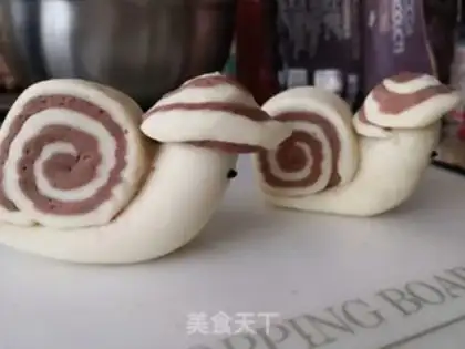 Make Snail buns step 10