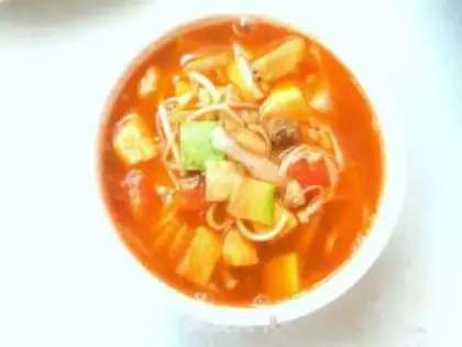 Make Tomato noodles and vegetable soup step 4