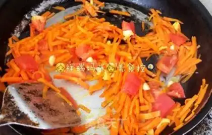 Make Carrot shrimp noodles step 2