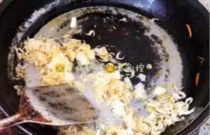 Make Carrot shrimp noodles step 3