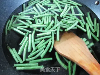 Make Garlic beans step 1