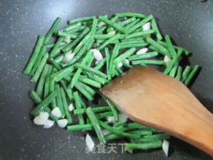 Make Garlic beans step 3