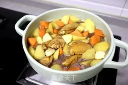 Make Red chicken wings, potatoes step 5