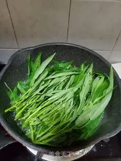 Make Garlic and emptiness step 1