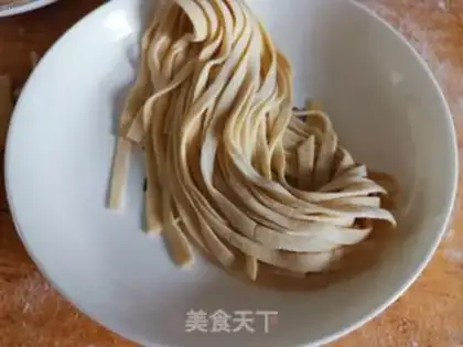 Make Onion noodles step 0