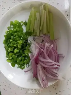 Make Onion noodles step 1