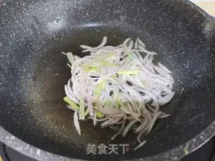 Make Onion noodles step 4
