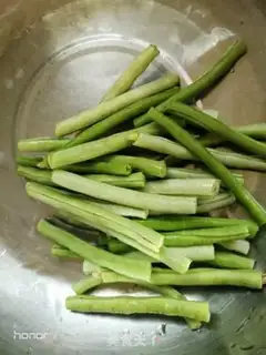 Make Spicy beans step 1