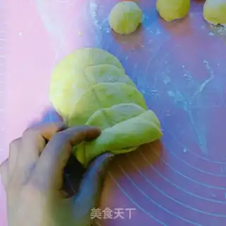 Make Rose buns step 6