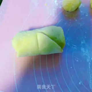 Make Rose buns step 7