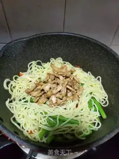Make Bean-breaded chicken noodle step 6