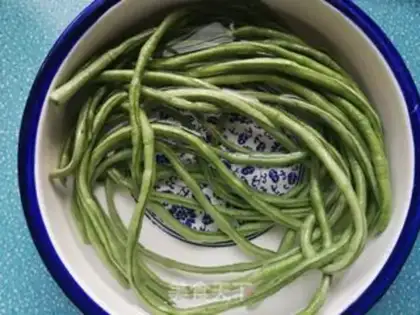 Make Garlic peas step 0