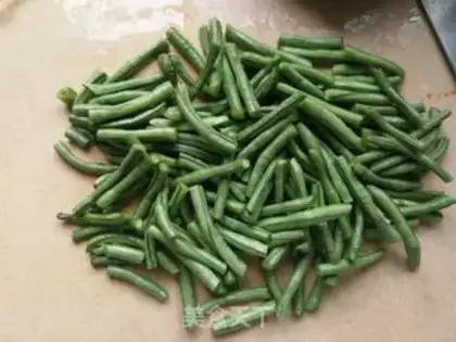 Make Garlic peas step 1