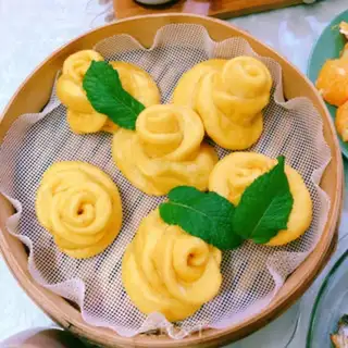 Make Rose buns step 12