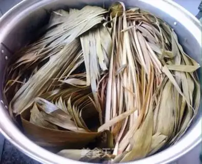 Make Big dates and rice step 1