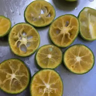 Make Peach and lemon honey water step 5