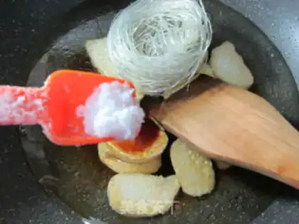 Make Sour chickens make red fries step 7
