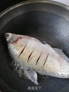 Make Red-fried fish step 1