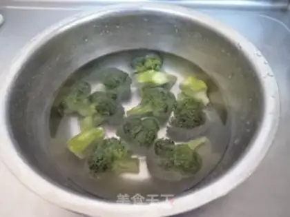 Make Tomato broccoli step 0