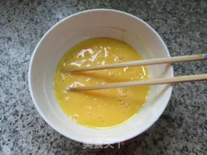 Make ♪ Squeeze the vealed eggs ♪ step 1