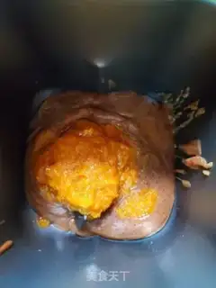 Make Red-tree pumpkin buns step 1