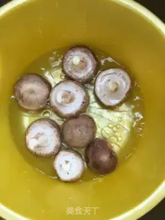 Make A mushroom stew pigeon step 4