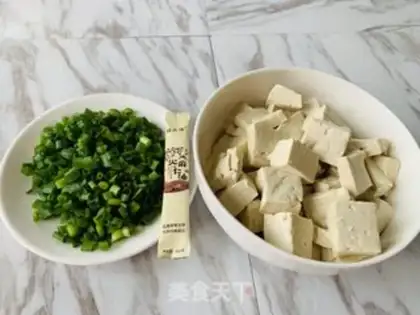 Make Pyramid onion tofu step 0