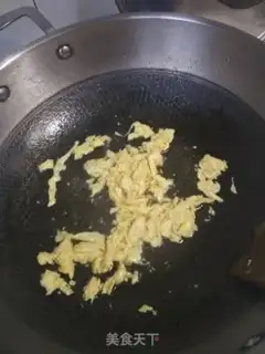 Make Sour eggs and rice step 1